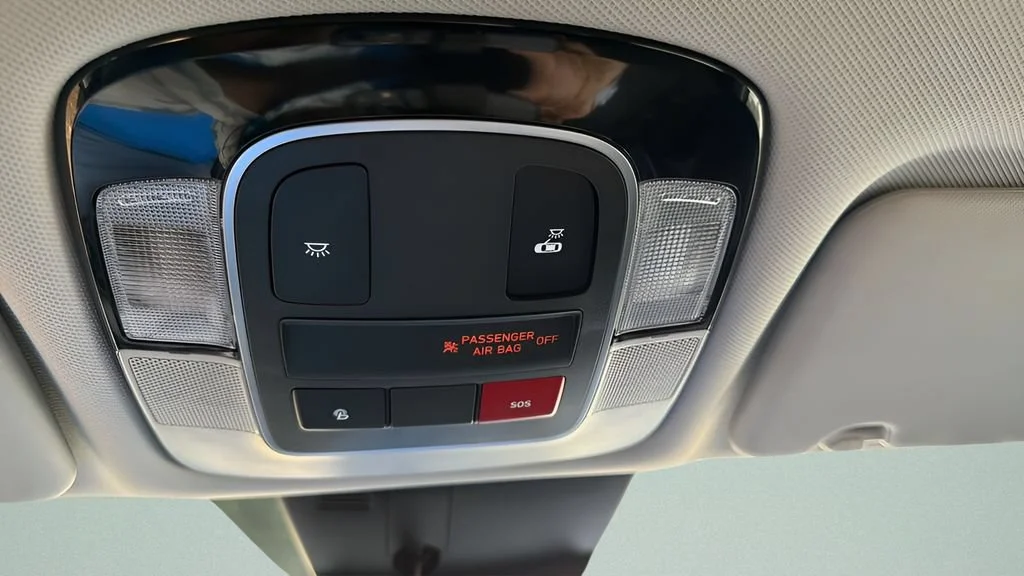 Used 2023 Black Hyundai SEL image 33