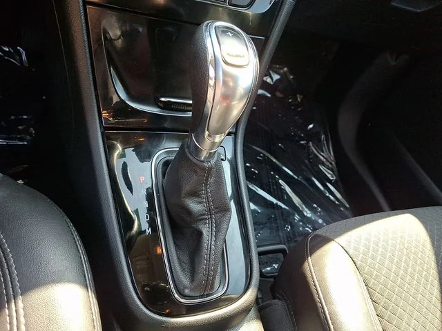 Used 2022 Black Buick Preferred image 15