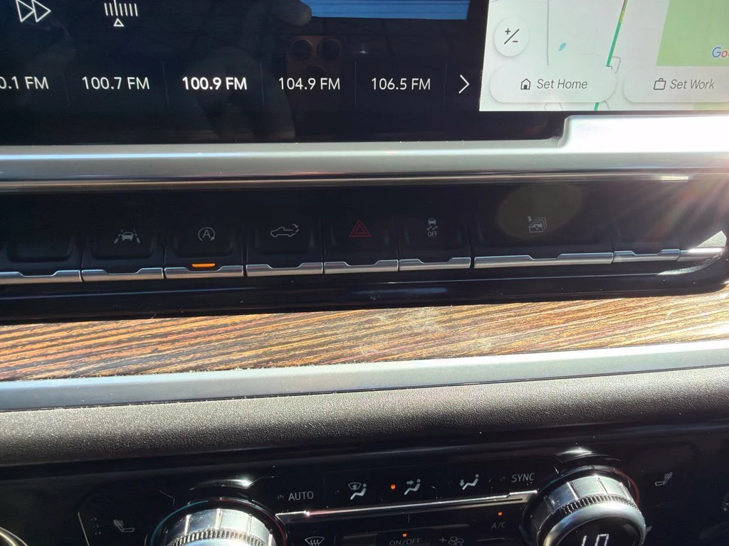 Used 2022 ONYX BLACK GMC SLE image 14