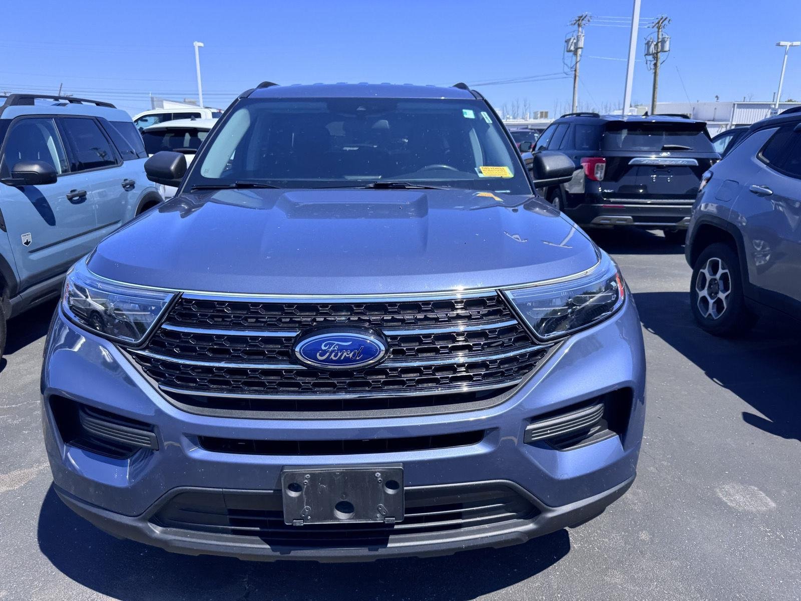 Used 2021 Infinite Blue Metallic Tinted Clearcoat Ford XLT image 2