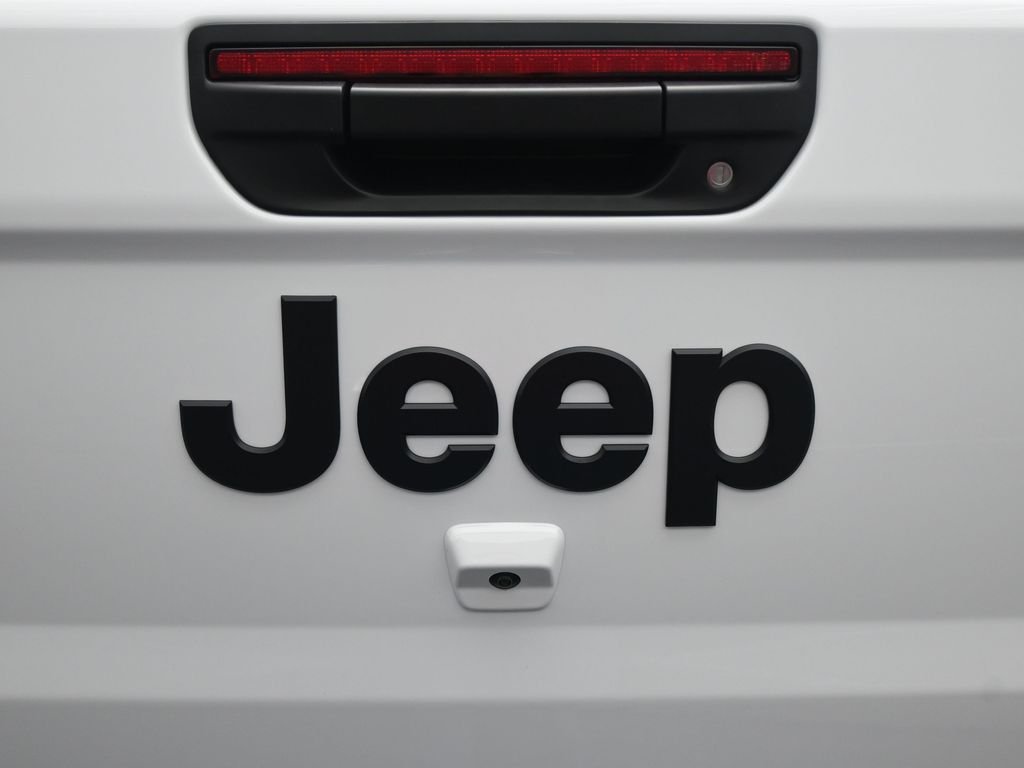 New 2025 Bright White Clear-Coat Exterior Paint Jeep Sport S image 29