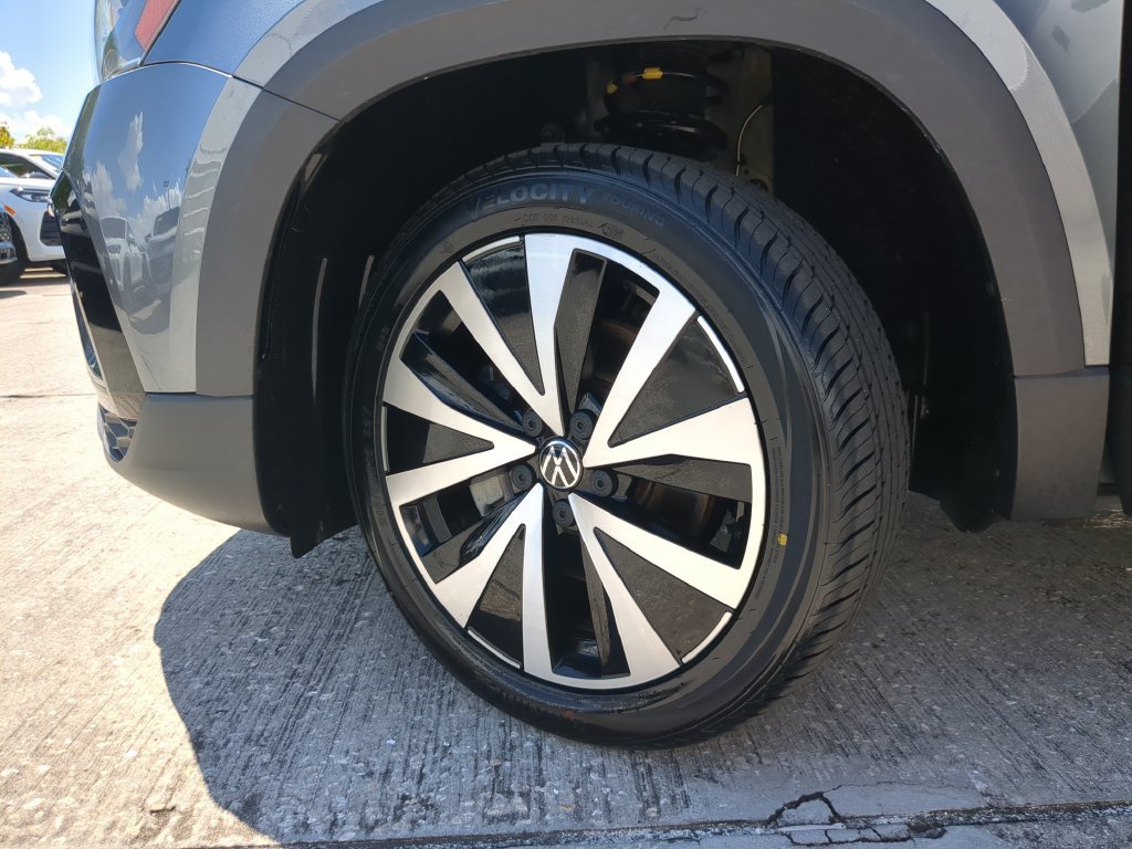 Certified Used 2023 Gray Volkswagen 1.5T SE image 34