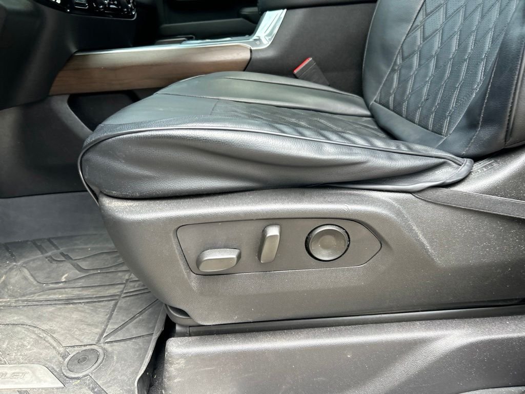 Used 2024 White Chevrolet High Country image 17
