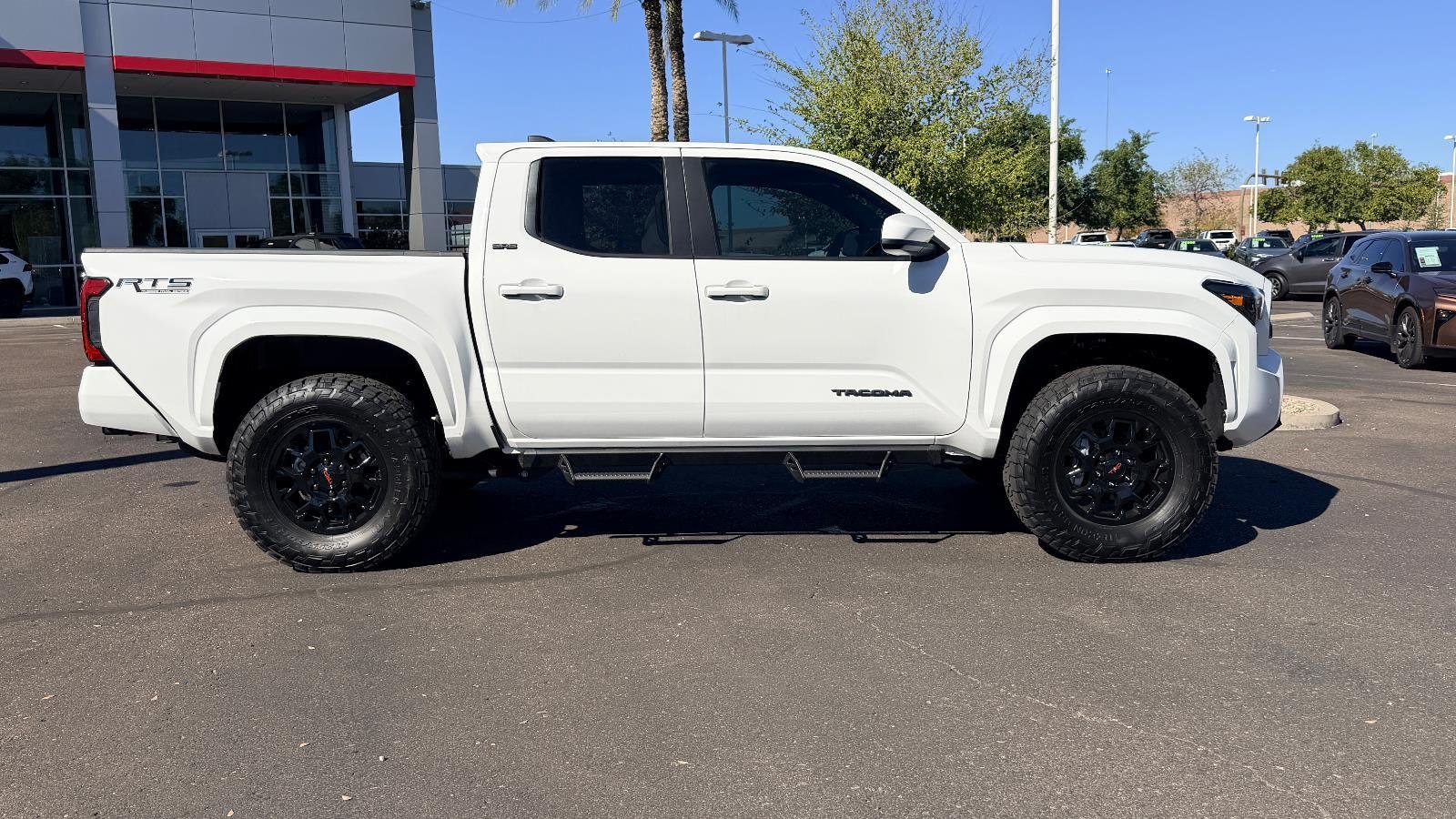 2025 Toyota Tacoma SR5 - Photo 6