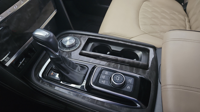 Used 2022 Super Black Nissan Platinum image 19