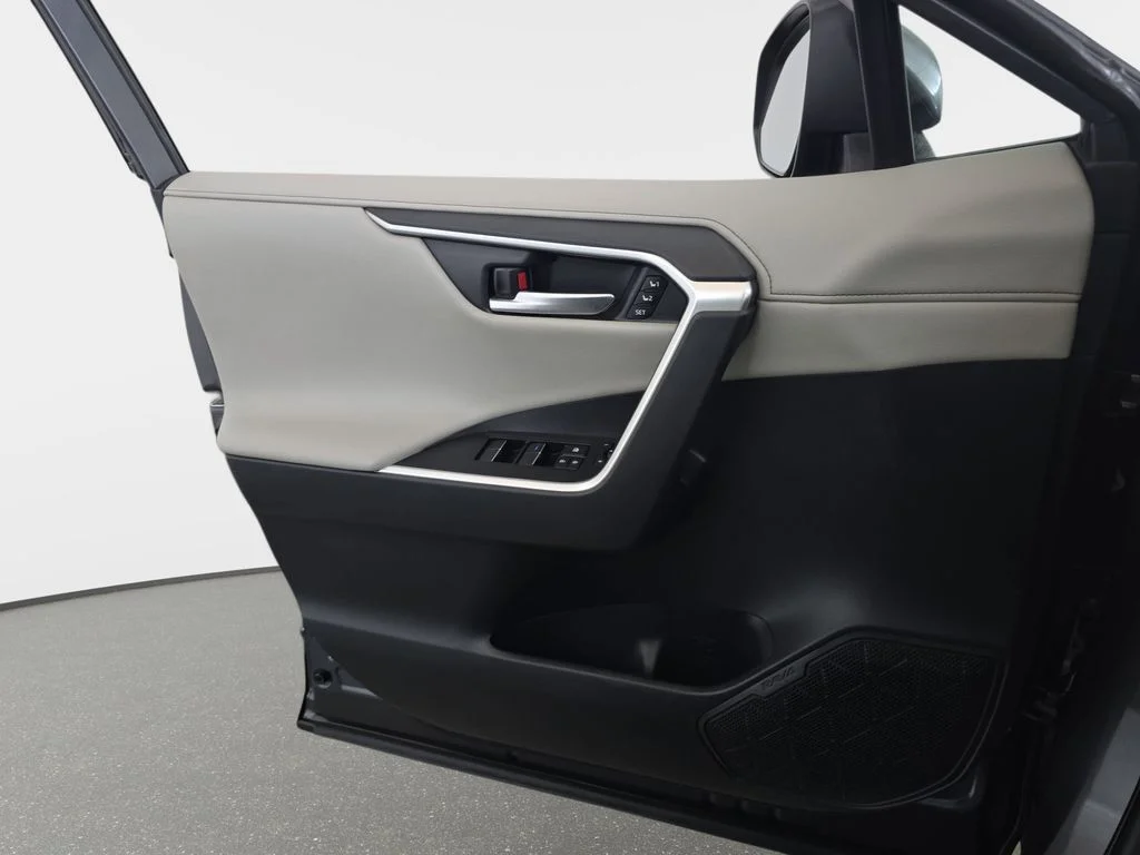 Used 2019 Gray Toyota Limited image 29