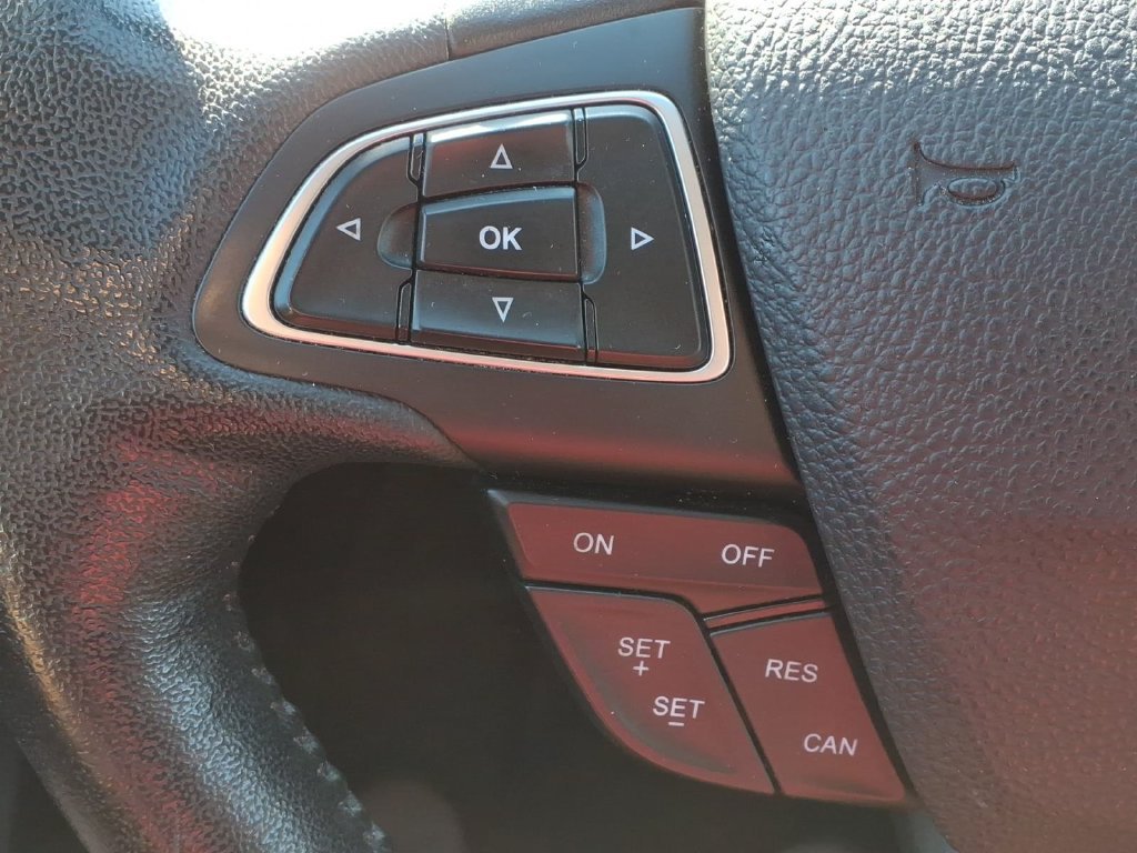 Used 2018 Lightning Blue Metallic Ford SEL image 18