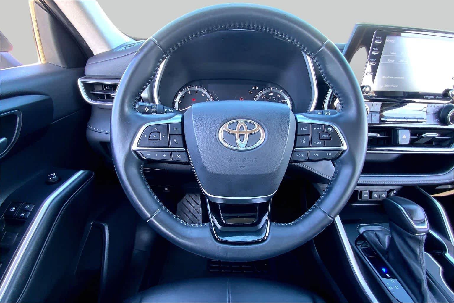 Used 2021 Midnight Black Metallic Toyota XLE image 6