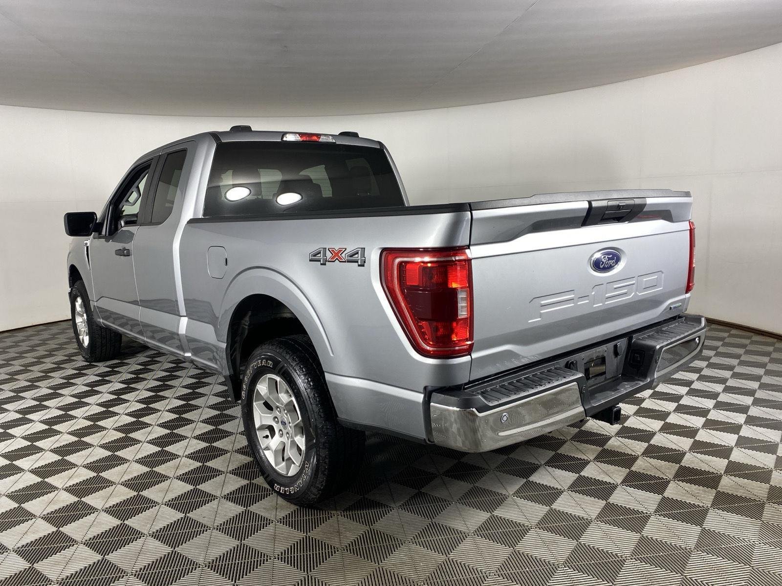 Used 2022 Iconic Silver Ford XLT image 8
