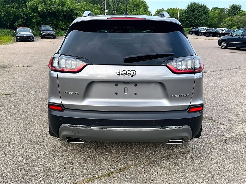 Used 2021 Silver Jeep Limited image 10