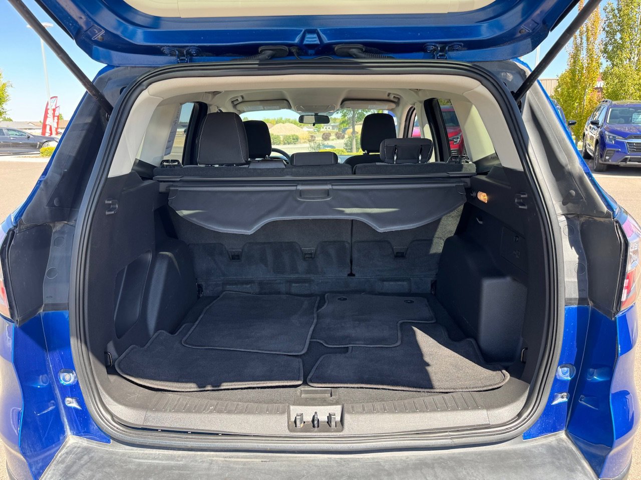 Used 2018 Lightning Blue Metallic Ford SE image 38