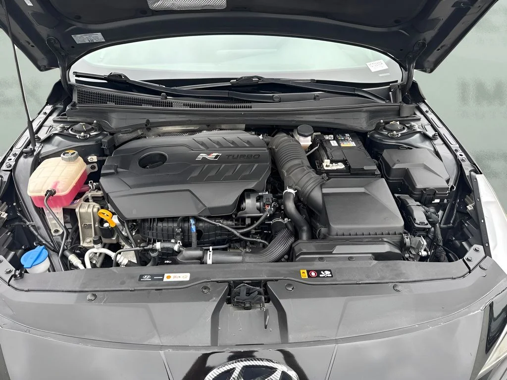 Used 2022 Black Hyundai Base image 19