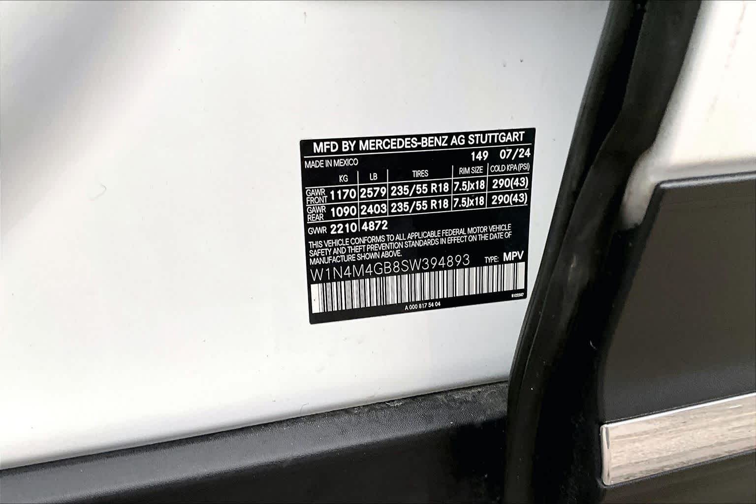 Certified Used 2025 Polar White Mercedes-Benz GLB 250 image 38