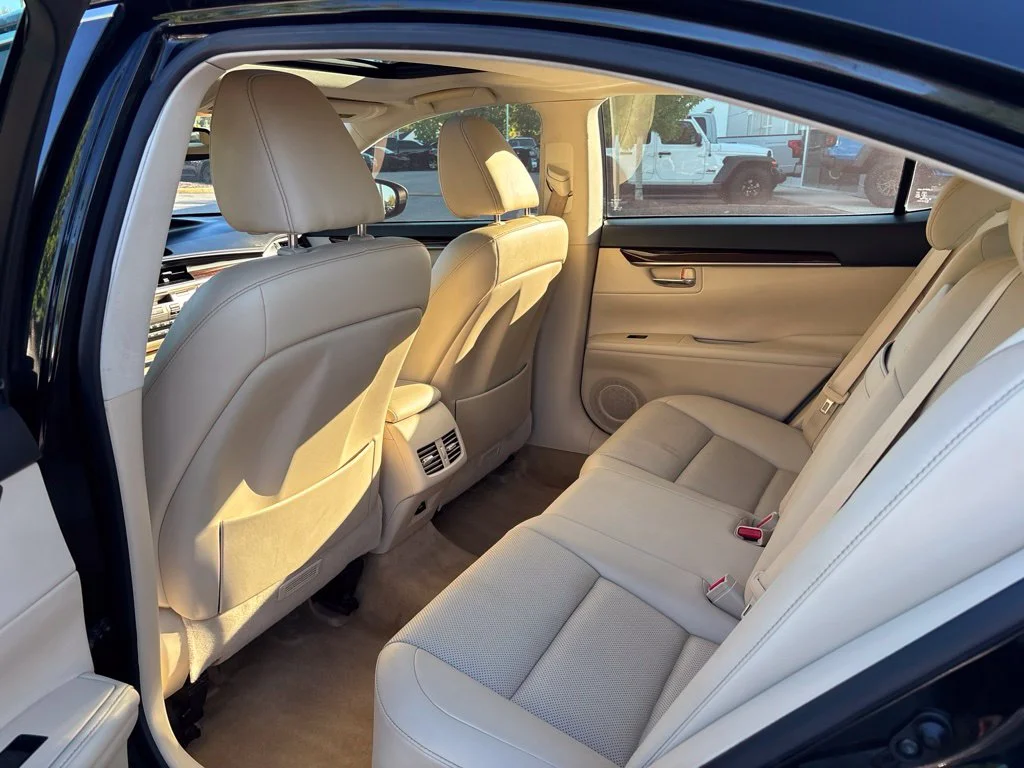 Used 2015 Black Lexus 350 image 7