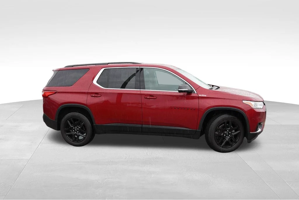 Used 2019 Chevrolet Traverse 1LT with VIN 1GNEVGKWXKJ306337 for sale in Lakeville, MN