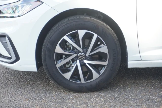 Used 2025  Volkswagen S image 13