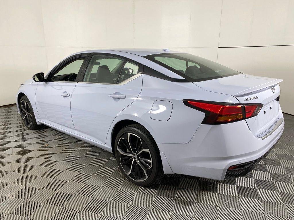 Used 2023 Pearl Nissan 2.5 SR image 8