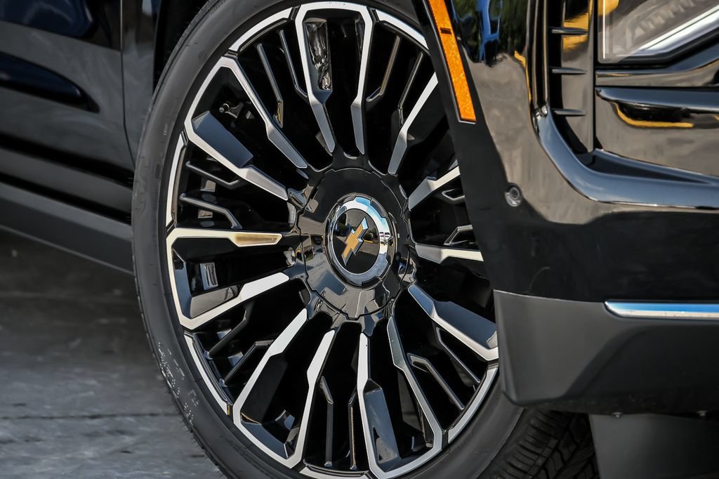 New 2026 Black Chevrolet High Country image 4