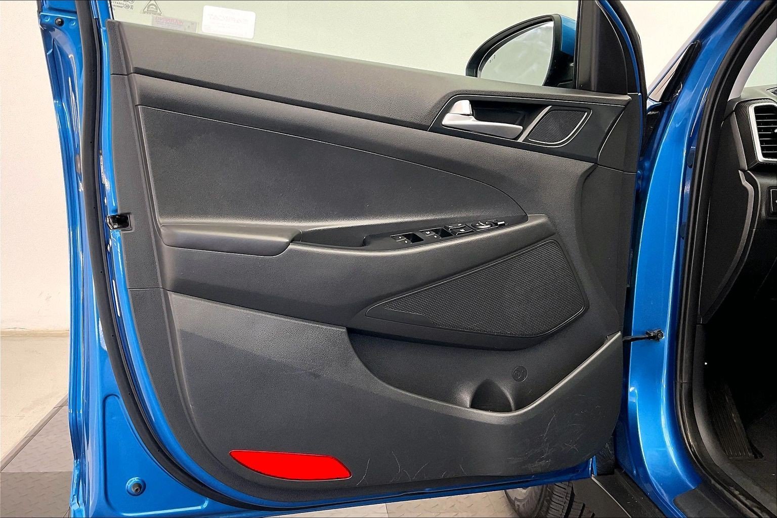 Used 2020 Aqua Blue Hyundai Value image 25