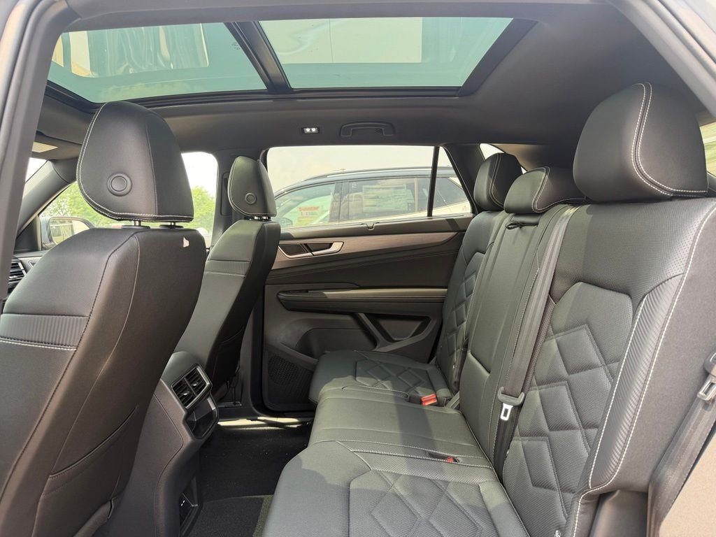 New 2026 Pure Gray Volkswagen 2.0T SE W/TECHNOLOGY image 22