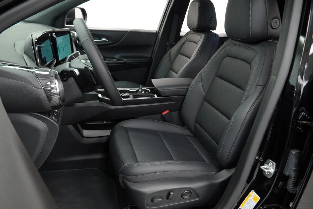 New 2027 Mosaic Black Metallic Chevrolet LT image 4