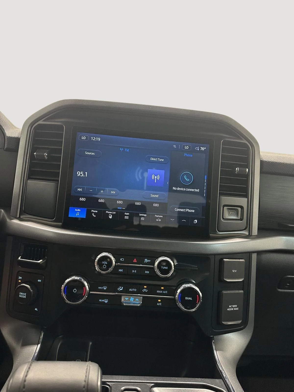 Used 2025 Oxford White Ford XLT image 11