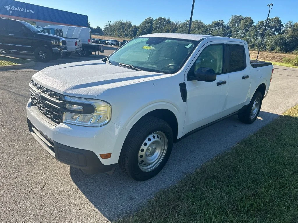 Used 2022 White Ford XL image 4