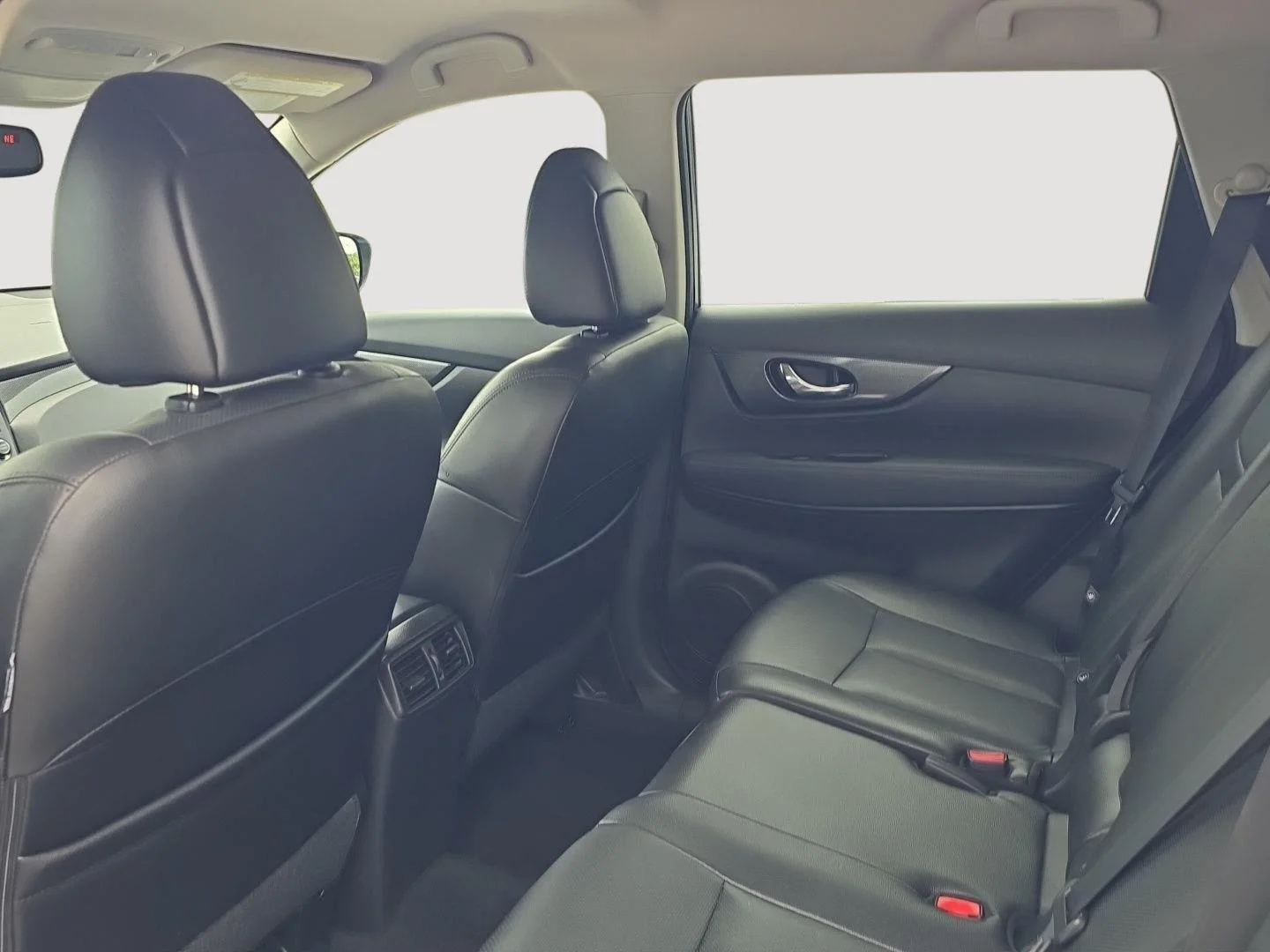 Certified Used 2016 GRAY Nissan SL image 6