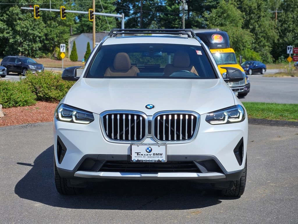 Used 2022 Mineral White Metallic BMW xDrive30i image 2