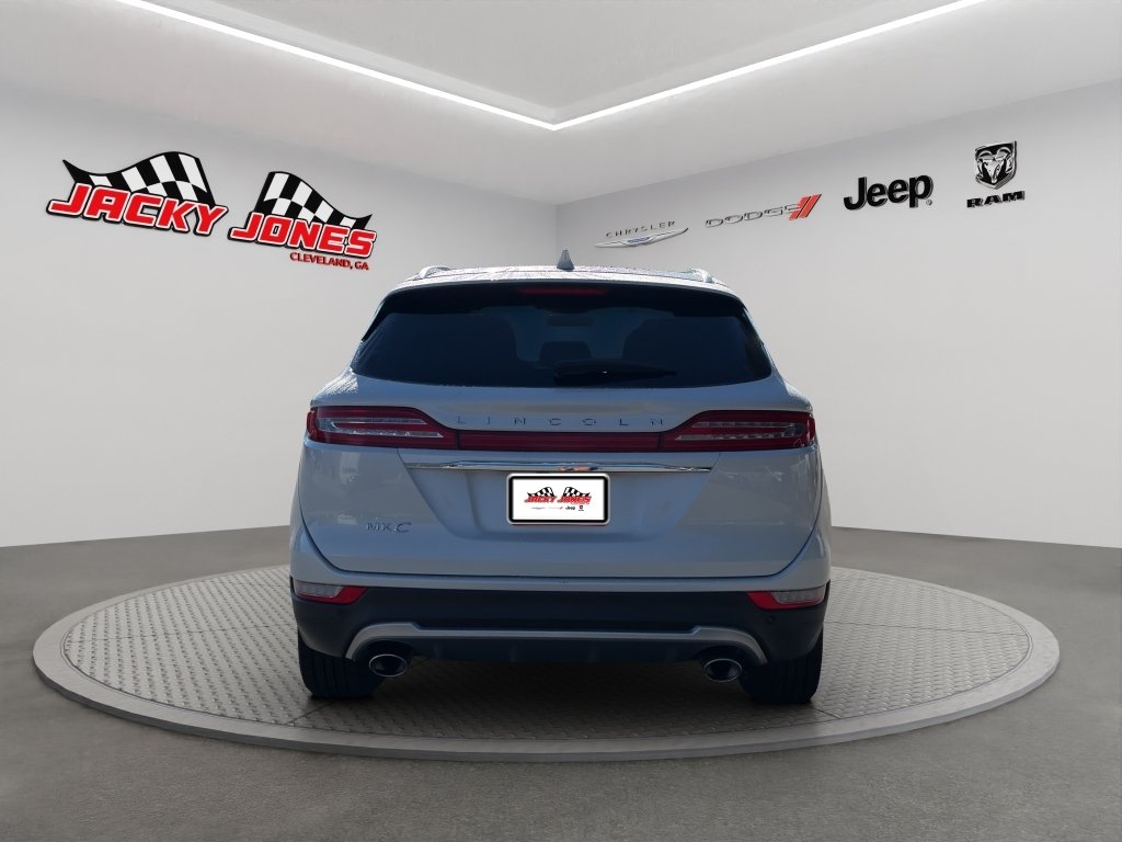 Used 2019 White Platinum Metallic Tri-Coat Lincoln Reserve image 8