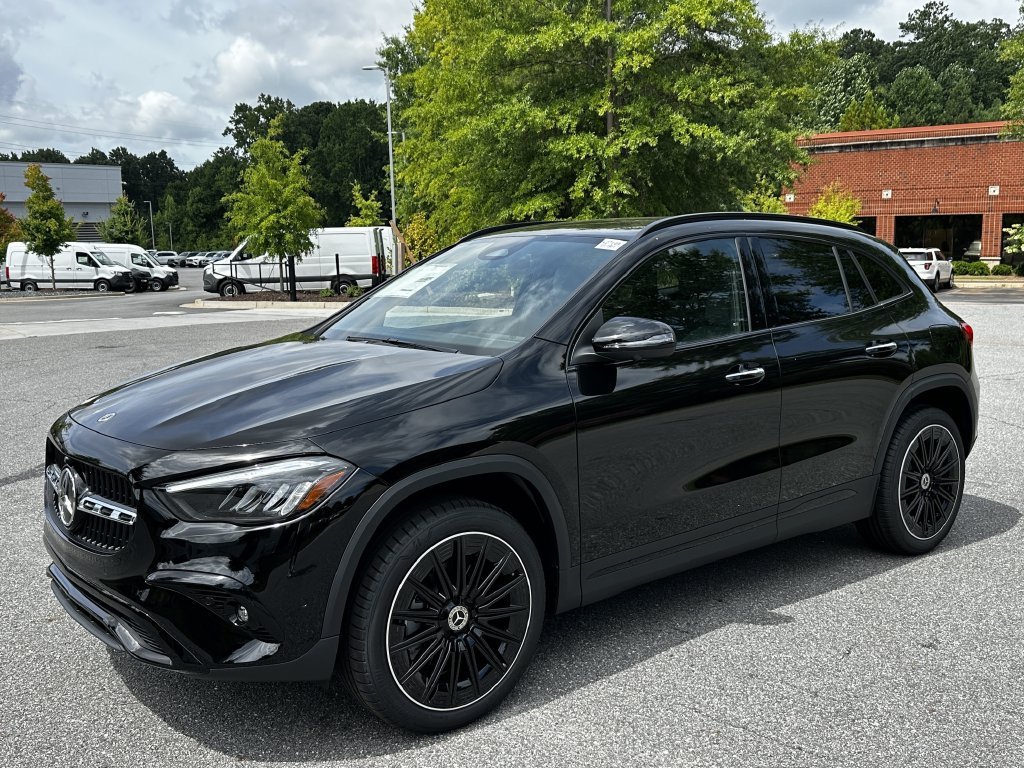 New 2026 Night Black Mercedes-Benz GLA 250 image 41