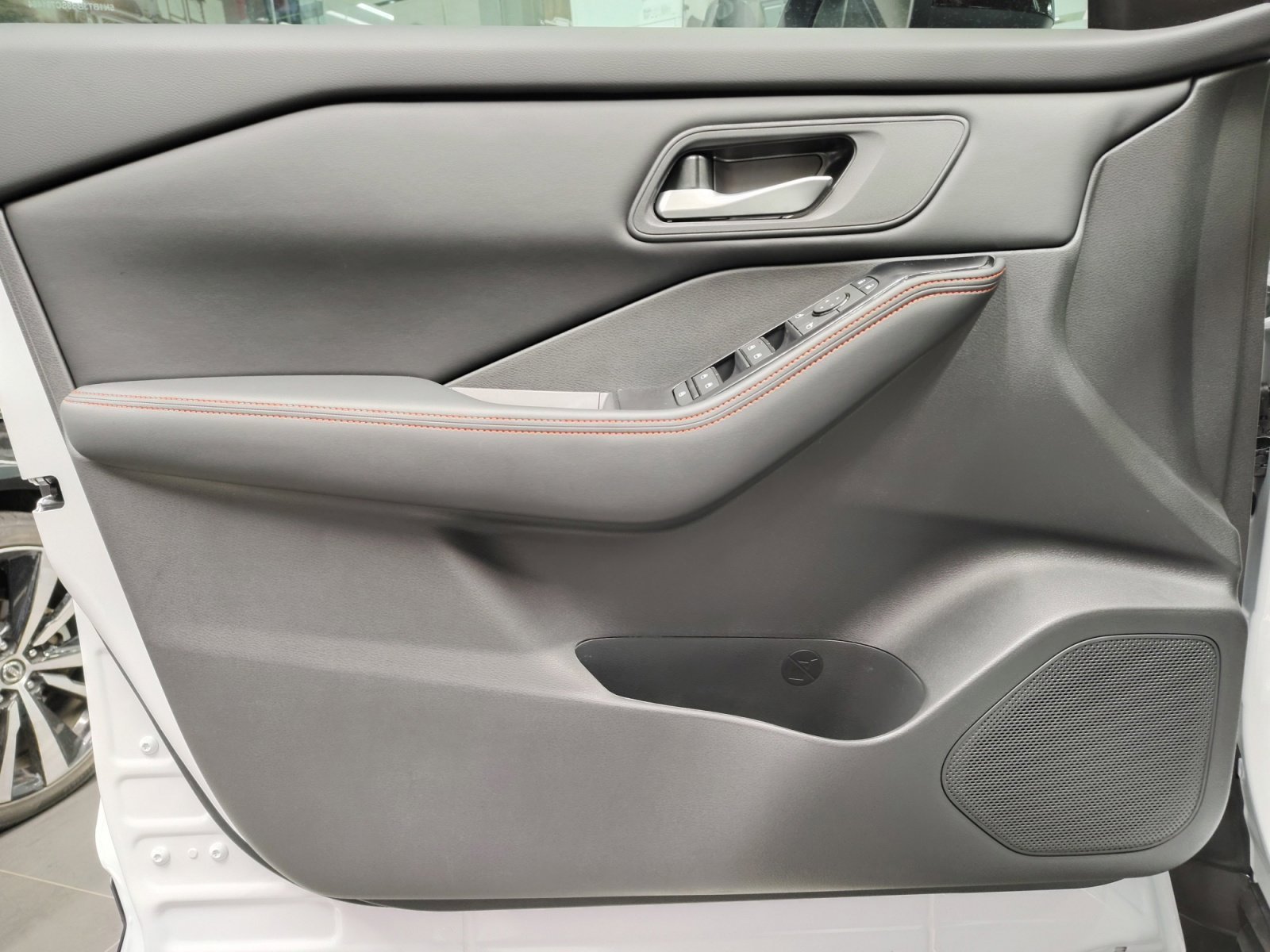 New 2026 Everest White Pearl Tricoat Nissan Rock Creek image 26