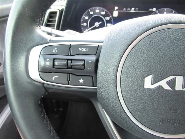 Used 2025 White Kia SX image 23