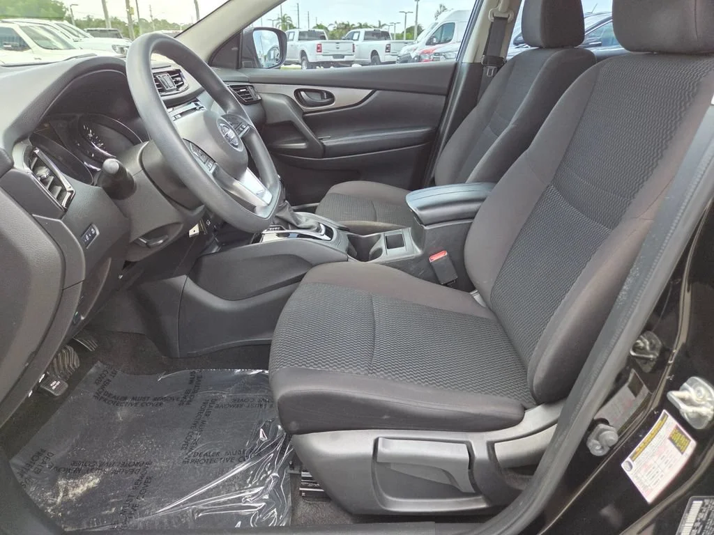 Used 2020 Magnetic Black Pearl Nissan S image 28