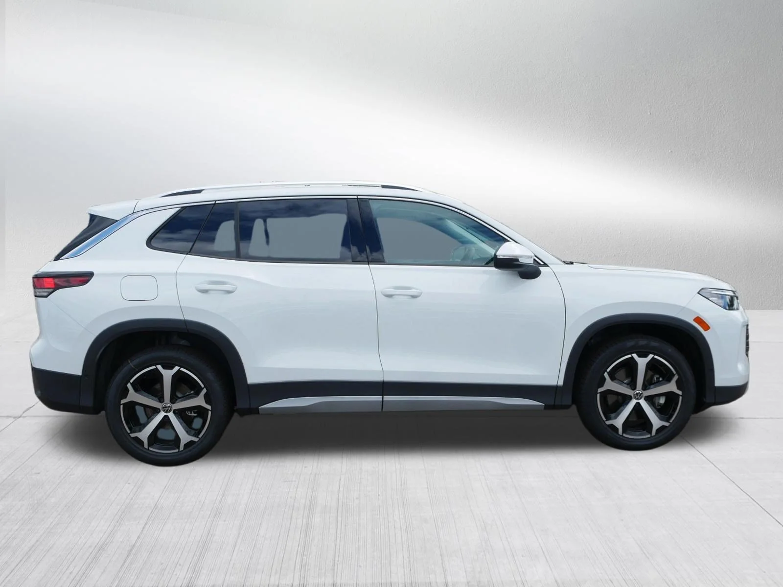 New 2026 Pure White Volkswagen SE image 2