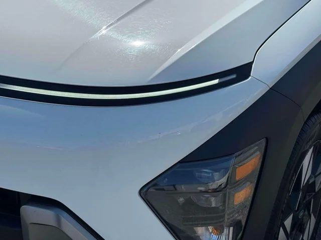 Used 2025 White Hyundai SEL image 12