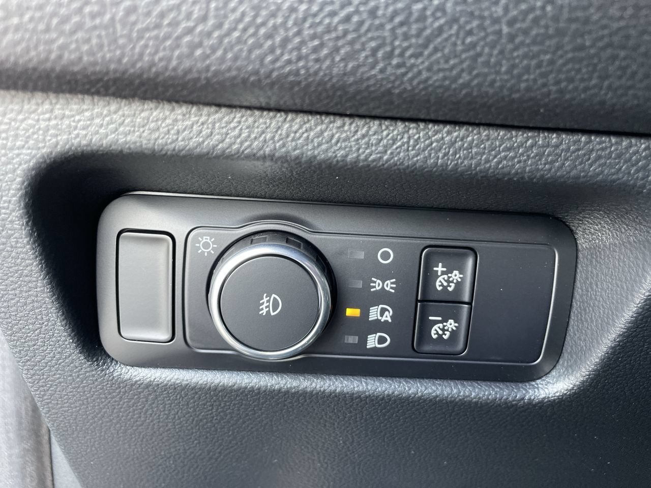 New 2026 Marsh Gray Ford XLT image 25