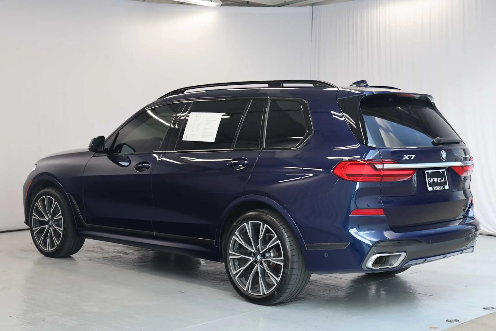 Used 2020 Tanzanite Blue II Metallic BMW xDrive40i image 7