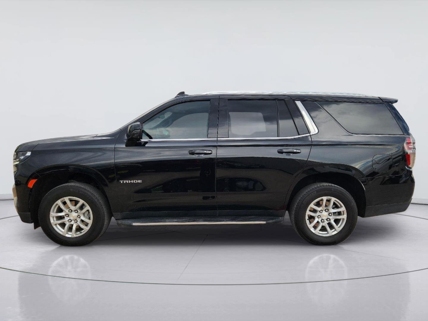 2023 Chevrolet Tahoe photo 4 of 34