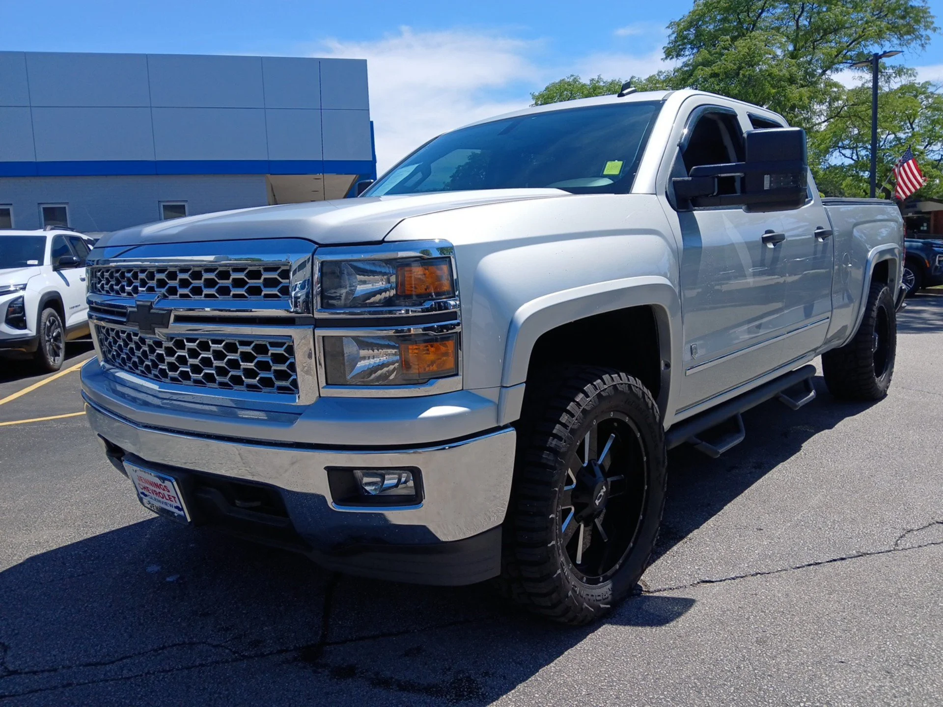 Used 2014 Silver Ice Metallic Chevrolet LT image 6