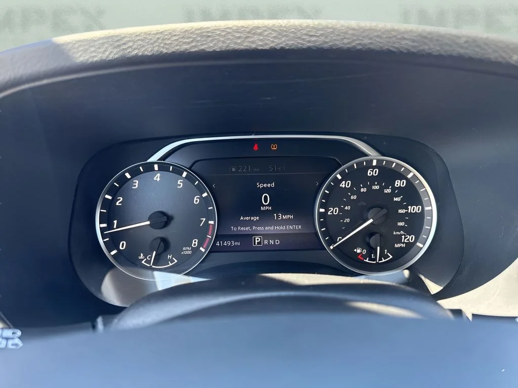 Used 2022 White Nissan S image 19