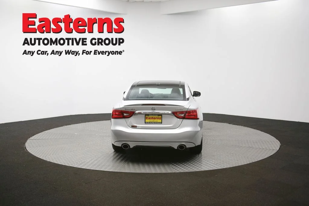Used 2018 Silver Nissan Platinum image 40