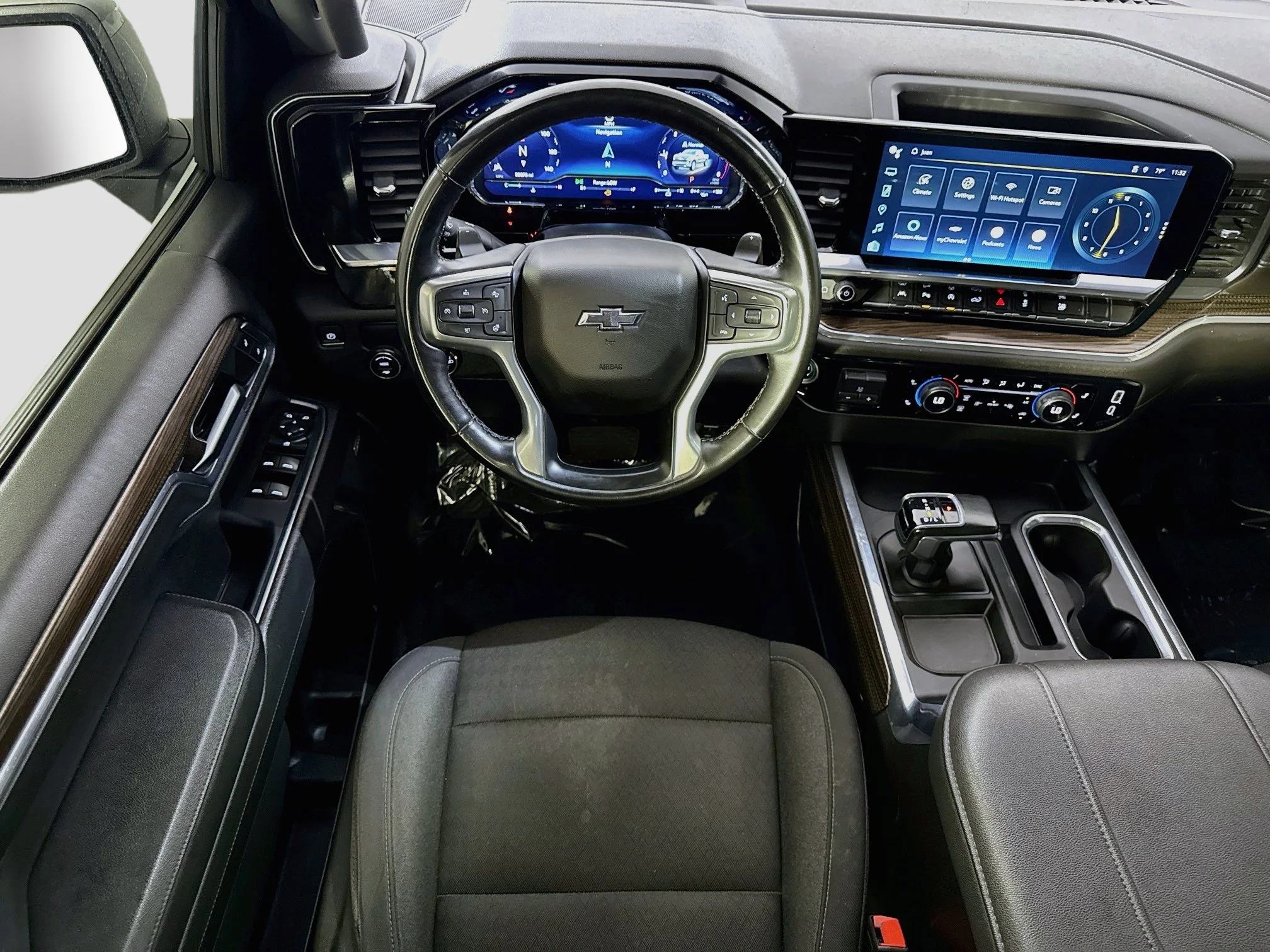 Used 2023 SUMMIT WHITE Chevrolet RST image 24