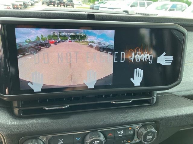 New 2026 Granite Crystal Metallic Clearcoat Jeep Willys image 19