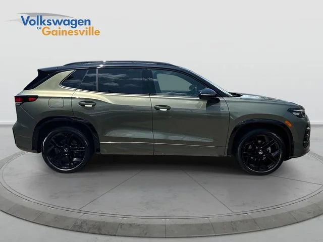 New 2026 Avocado Green w/Deep Black Roof Volkswagen SE R-Line Black image 2