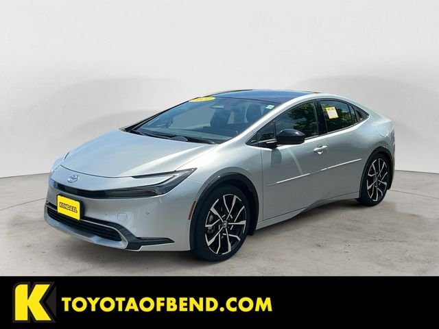 Used 2024  Toyota XSE Premium image 1