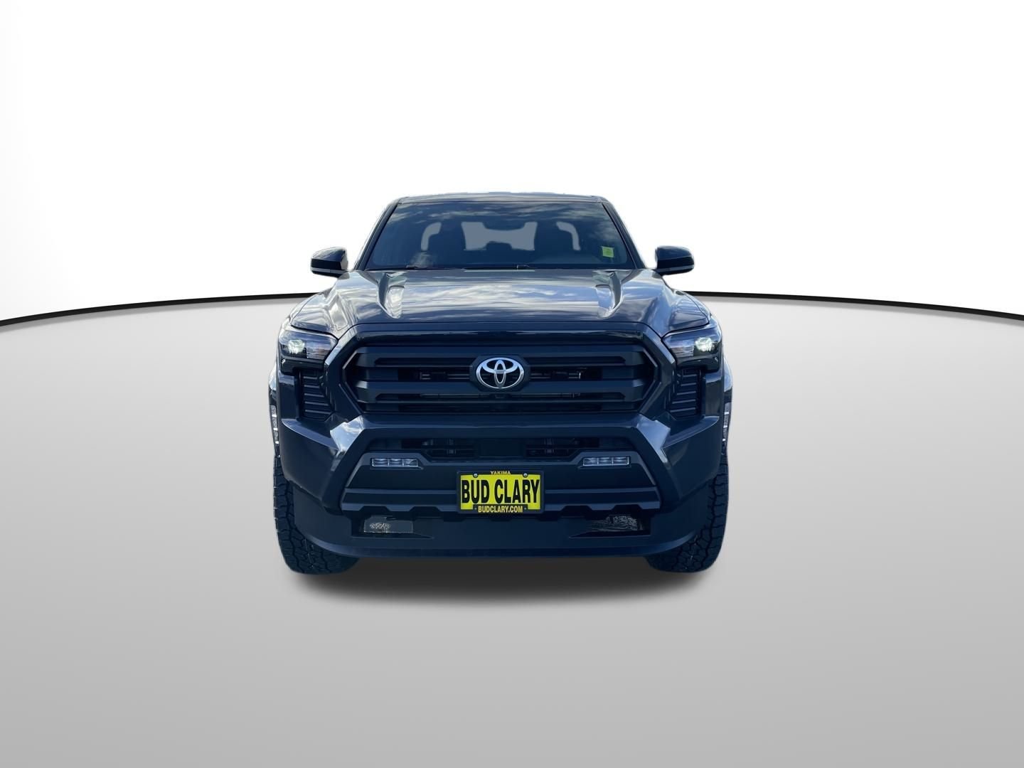 2025 Toyota Tacoma SR5 - Photo 9