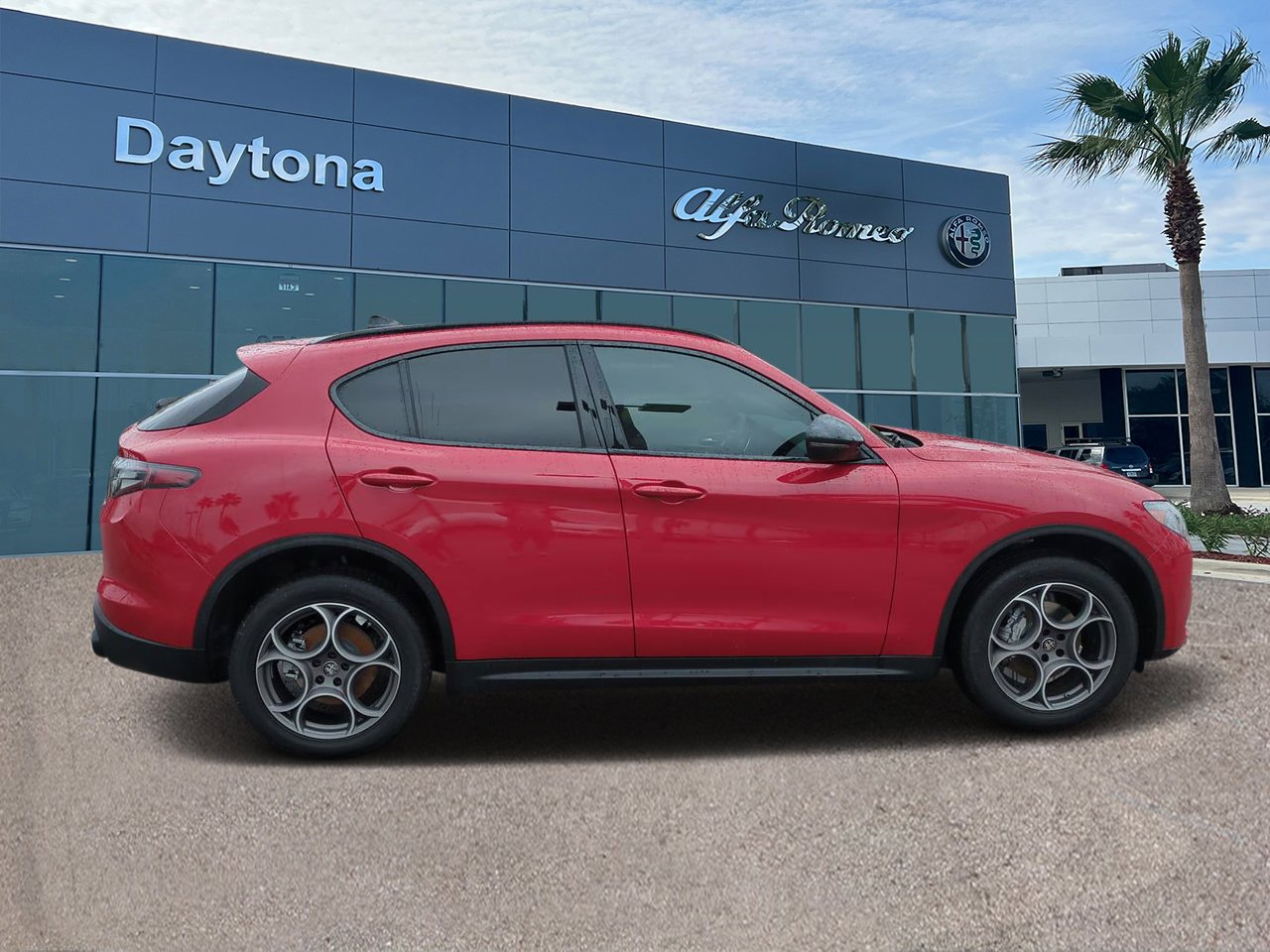 2025 Alfa Romeo Stelvio Sprint Base photo 2