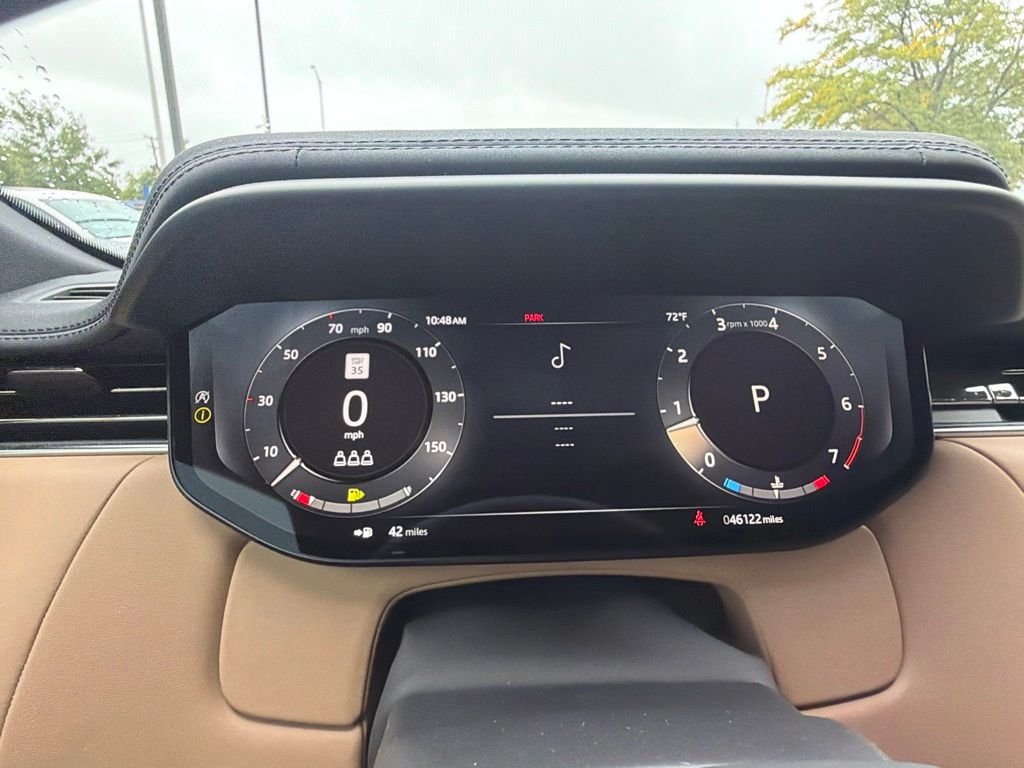 Used 2023 Fuji White Land Rover SE image 17