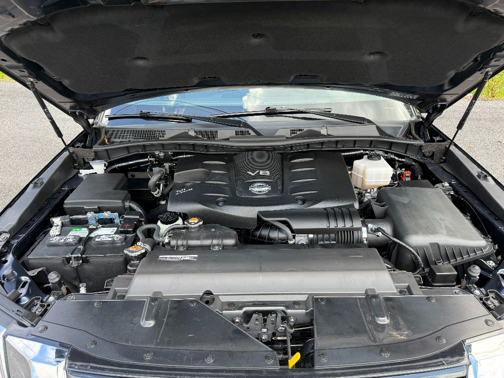 Used 2023 Blue Nissan SL image 17